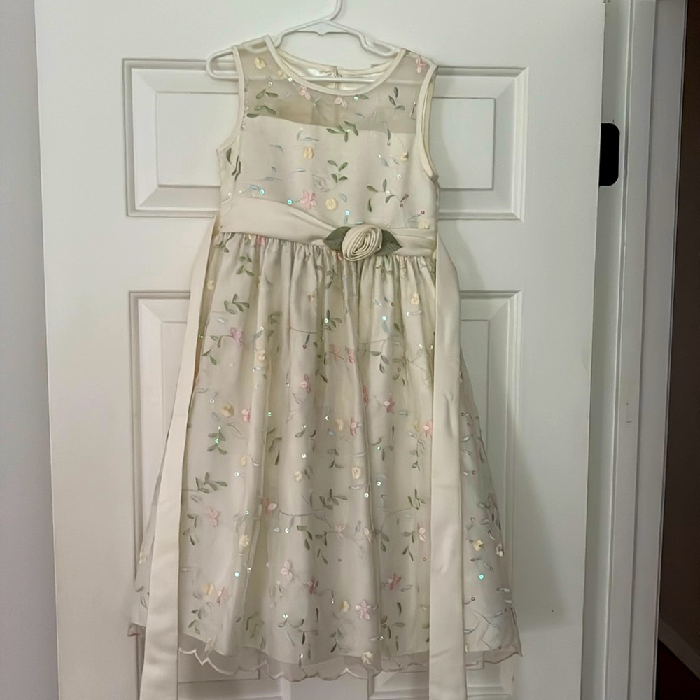 Nwot. Cinderella dress. Flawless. Size 6x. Perfect for a wedding flower girl